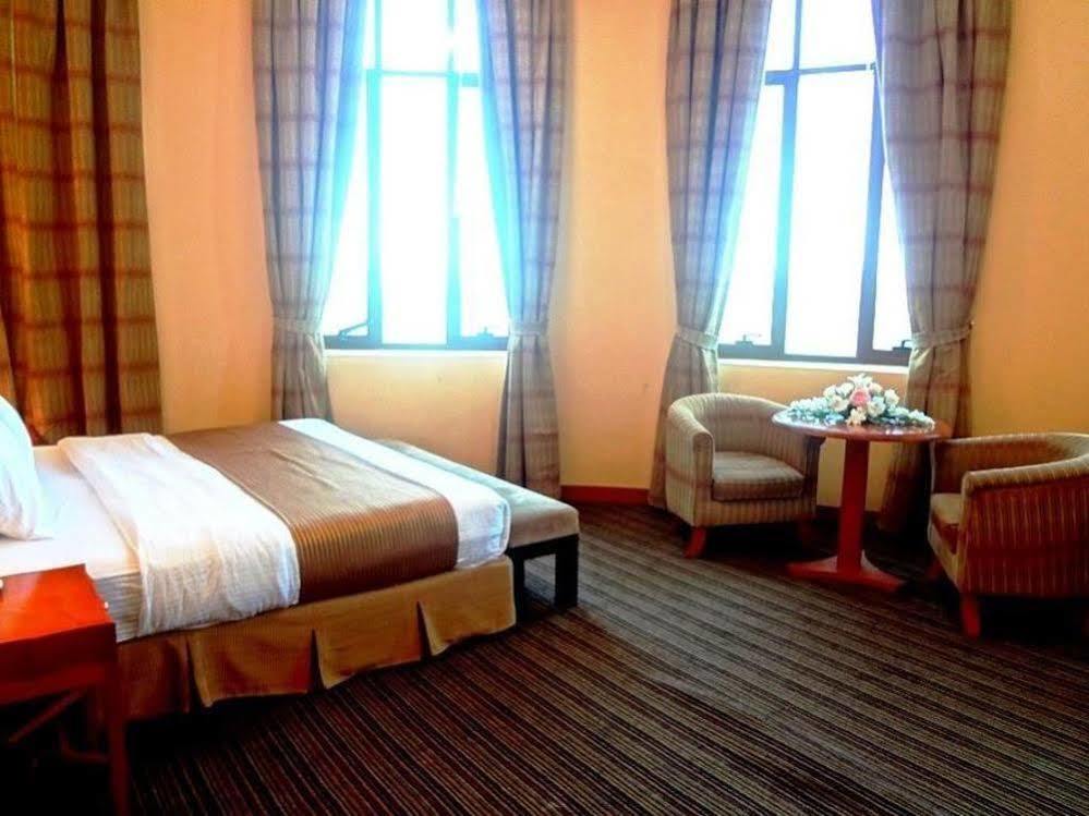 Al Massa Plus Hotel 艾因 外观 照片