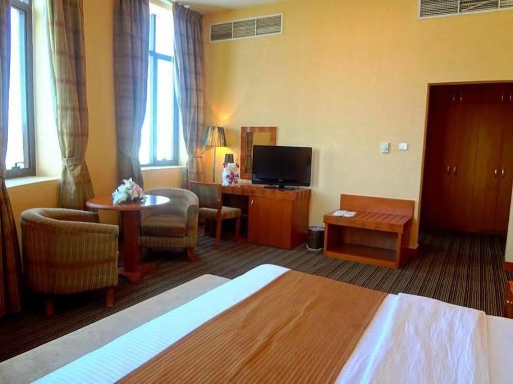 Al Massa Plus Hotel 艾因 外观 照片